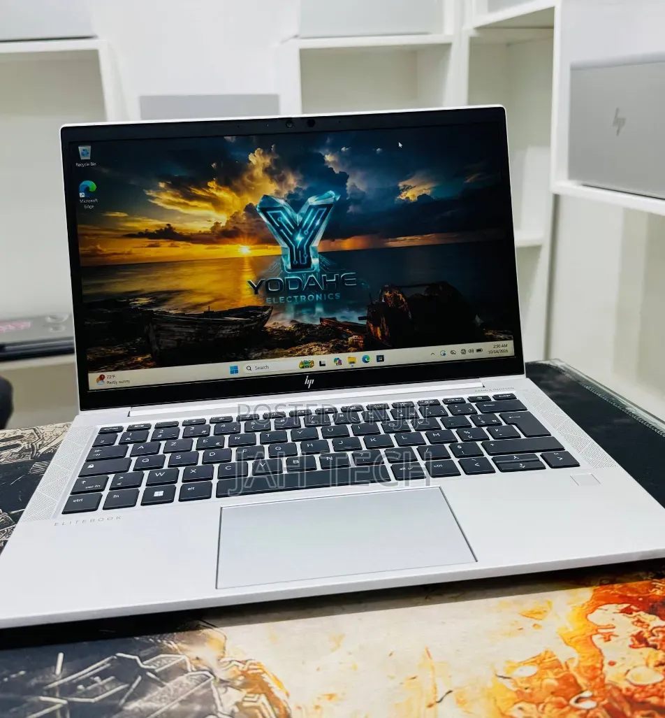 New Laptop HP EliteBook 830 G8 16GB AMD Ryzen 5 SSD 512GB