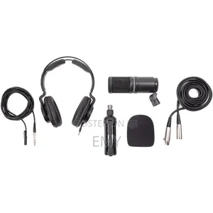 Zoom Podcast Mic and Headphones