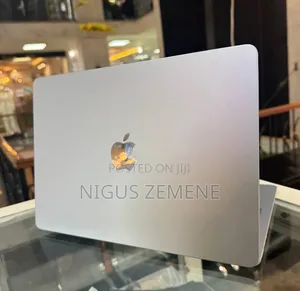 New Laptop Apple MacBook Air 2025 M4 16GB Apple M4 SSD 256GB