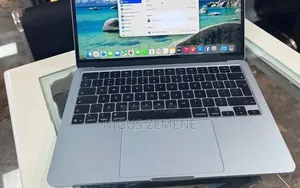New Laptop Apple MacBook Air 2025 M4 16GB Apple M4 SSD 256GB