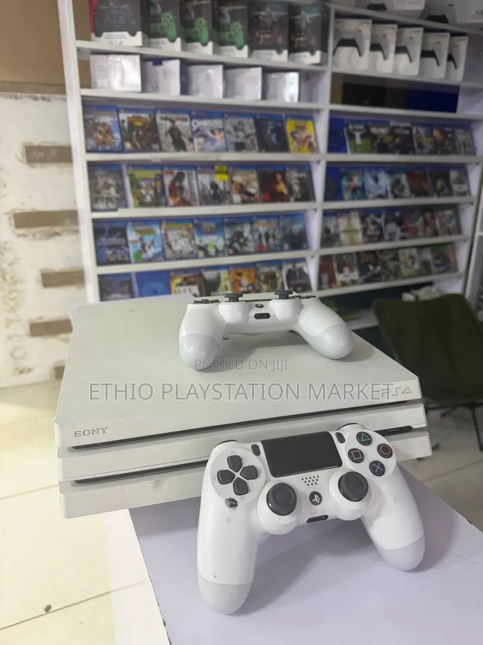 PlayStation 4 Pro – Powerful Gaming Experience!