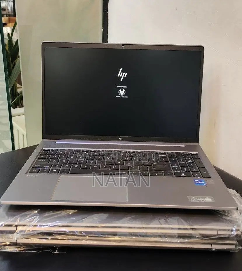 New Laptop HP ZBook Studio G8 16GB Intel Core i7 SSD 512GB