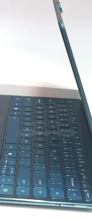New Laptop Lenovo Yoga 11e 16GB Intel Core Ultra 7 SSD 1T