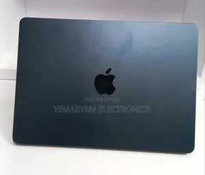 New Laptop Apple MacBook Air 2022 M2 8GB Apple M2 SSD 256GB