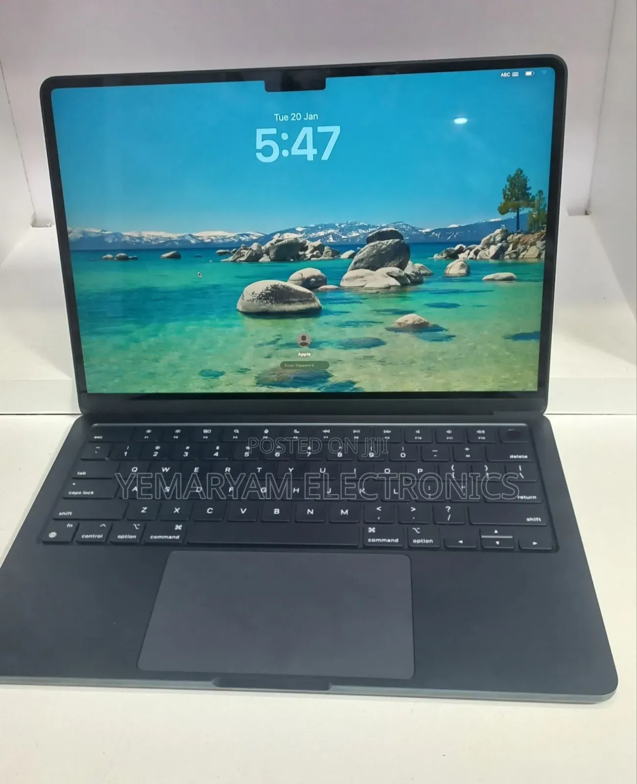 New Laptop Apple MacBook Air 2022 M2 8GB Apple M2 SSD 256GB