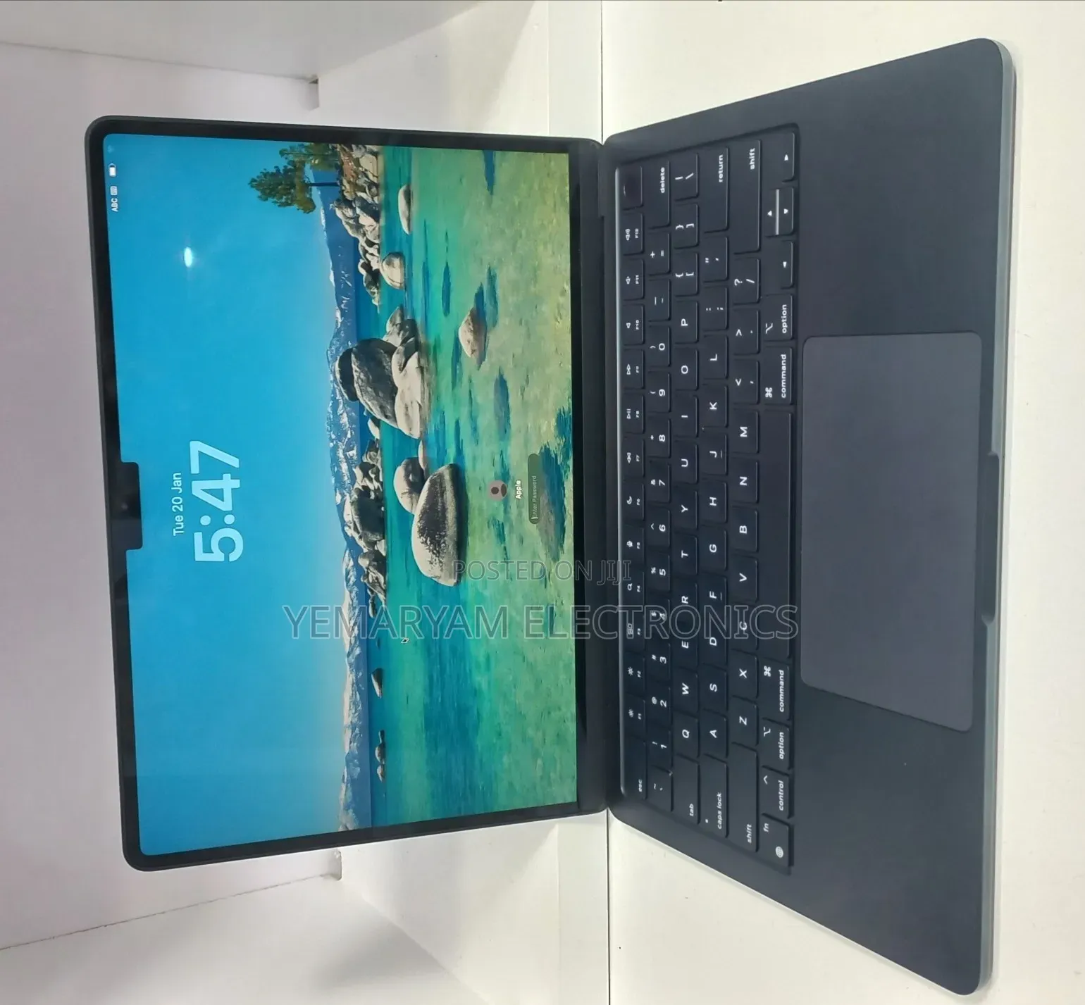 New Laptop Apple MacBook Air 2022 M2 8GB Apple M2 SSD 256GB
