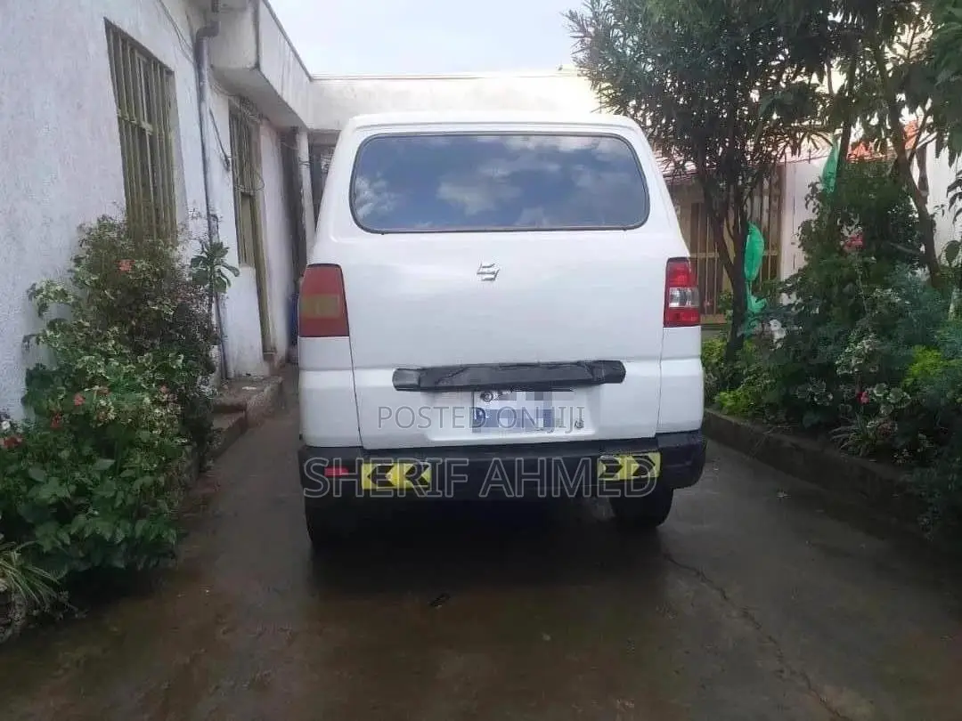 Suzuki APV Minibus 2007 White