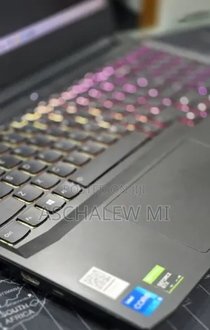 New Laptop Lenovo Ideapad 3 8GB Intel Core i5 SSD 512GB