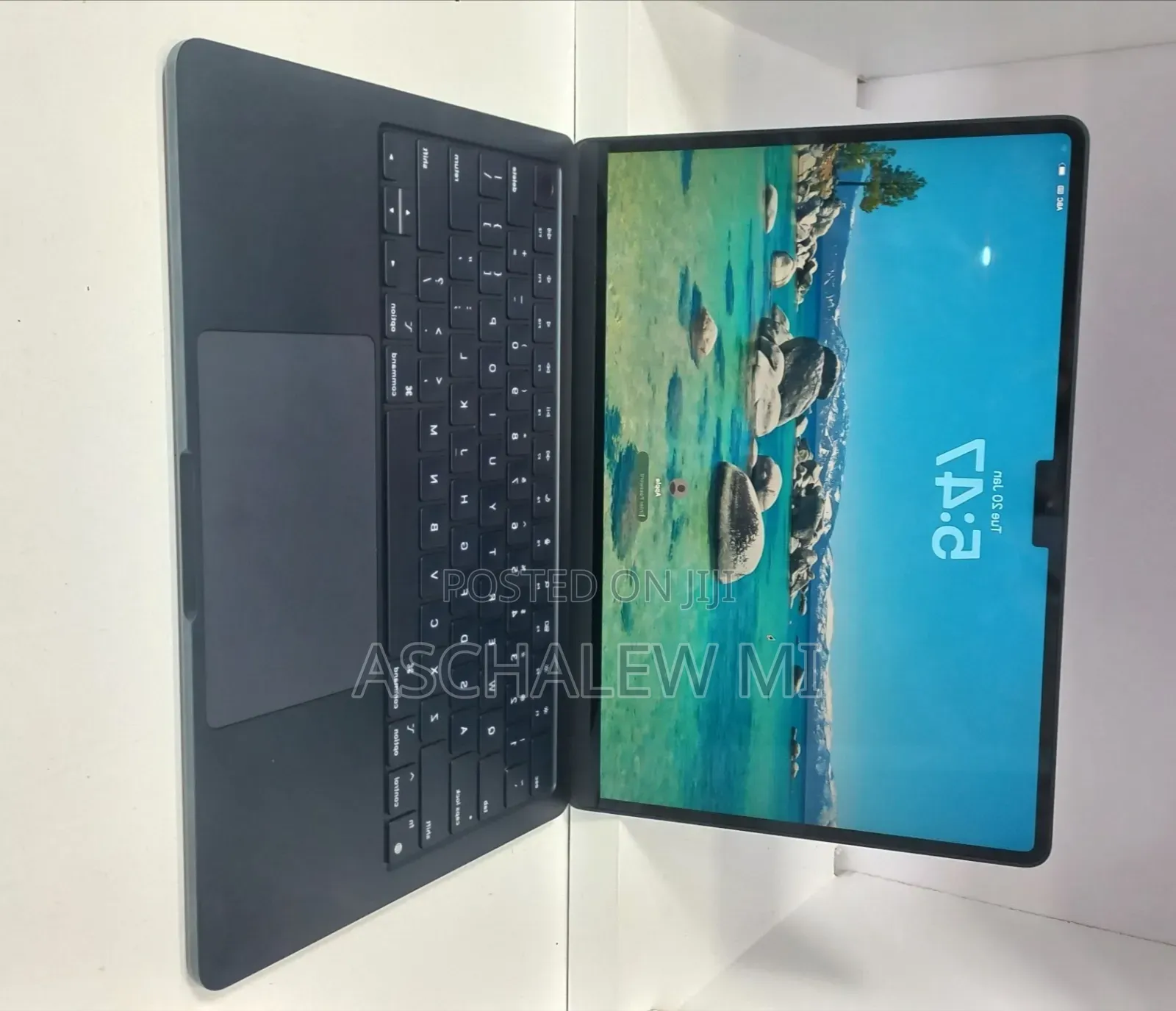 New Laptop Apple MacBook Air 2022 M2 8GB Apple M2 SSD 256GB