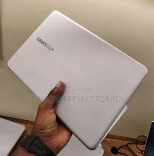 New Laptop Samsung 8GB Intel Core i7 SSD 256GB