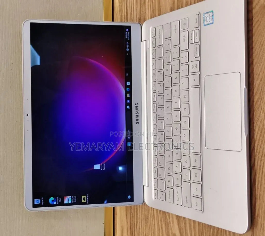 New Laptop Samsung 8GB Intel Core i7 SSD 256GB