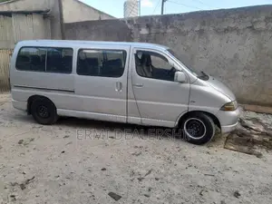 Toyota Grand HiAce 2002 Silver