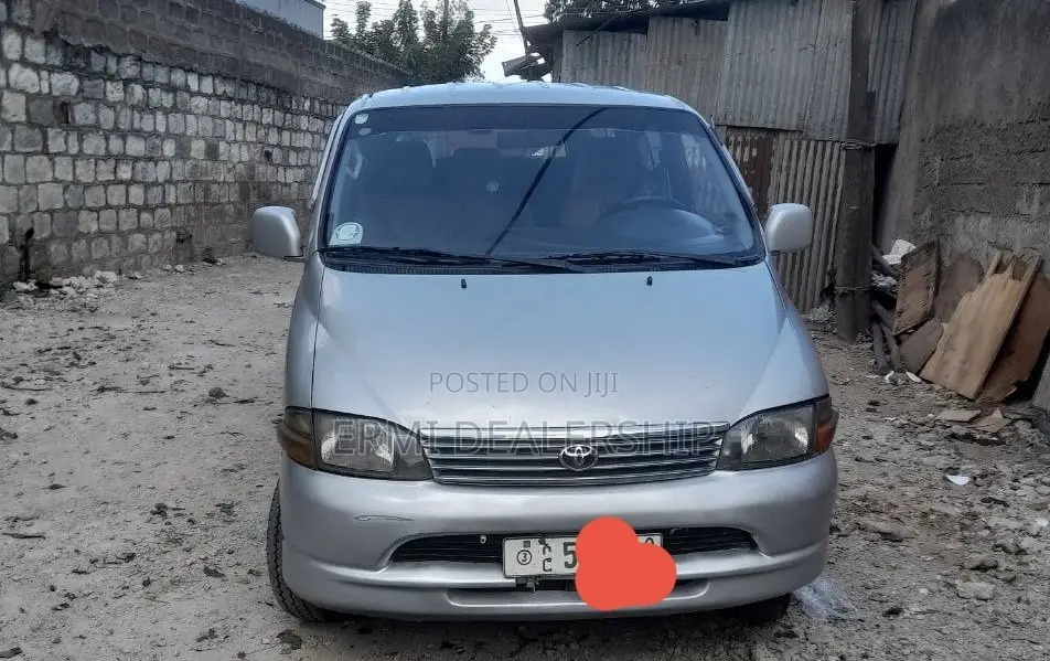 Toyota Grand HiAce 2002 Silver