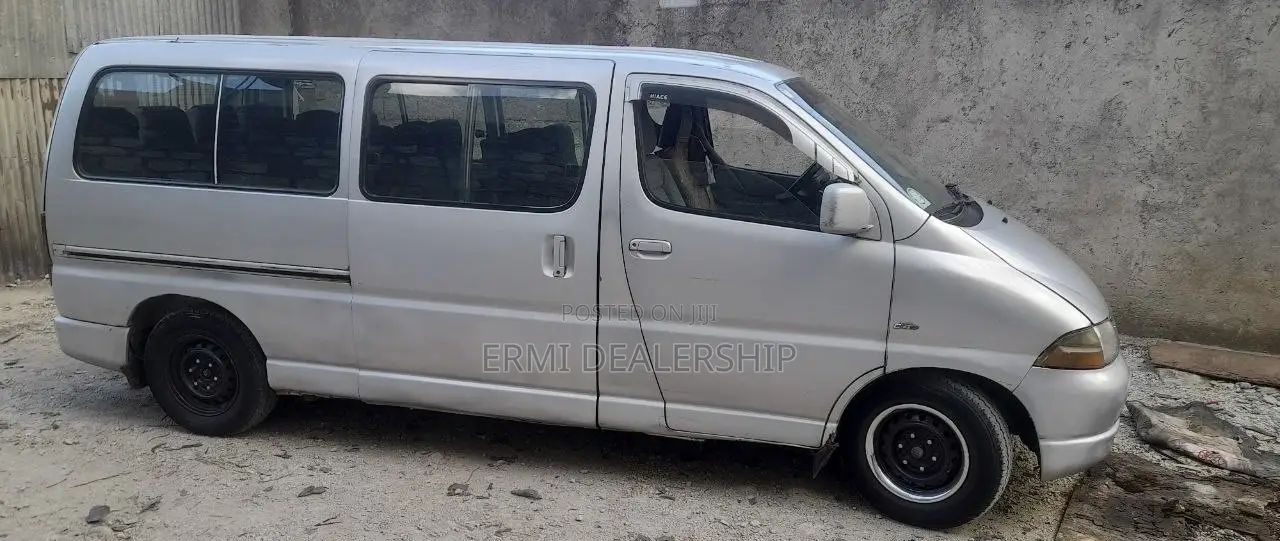 Toyota Grand HiAce 2002 Silver