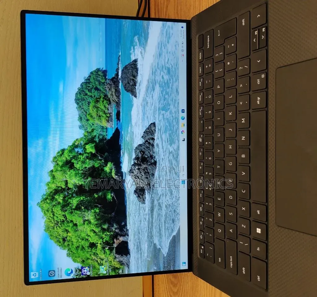 New Laptop Dell Precision 5570 16GB Intel Core i7 SSD 512GB