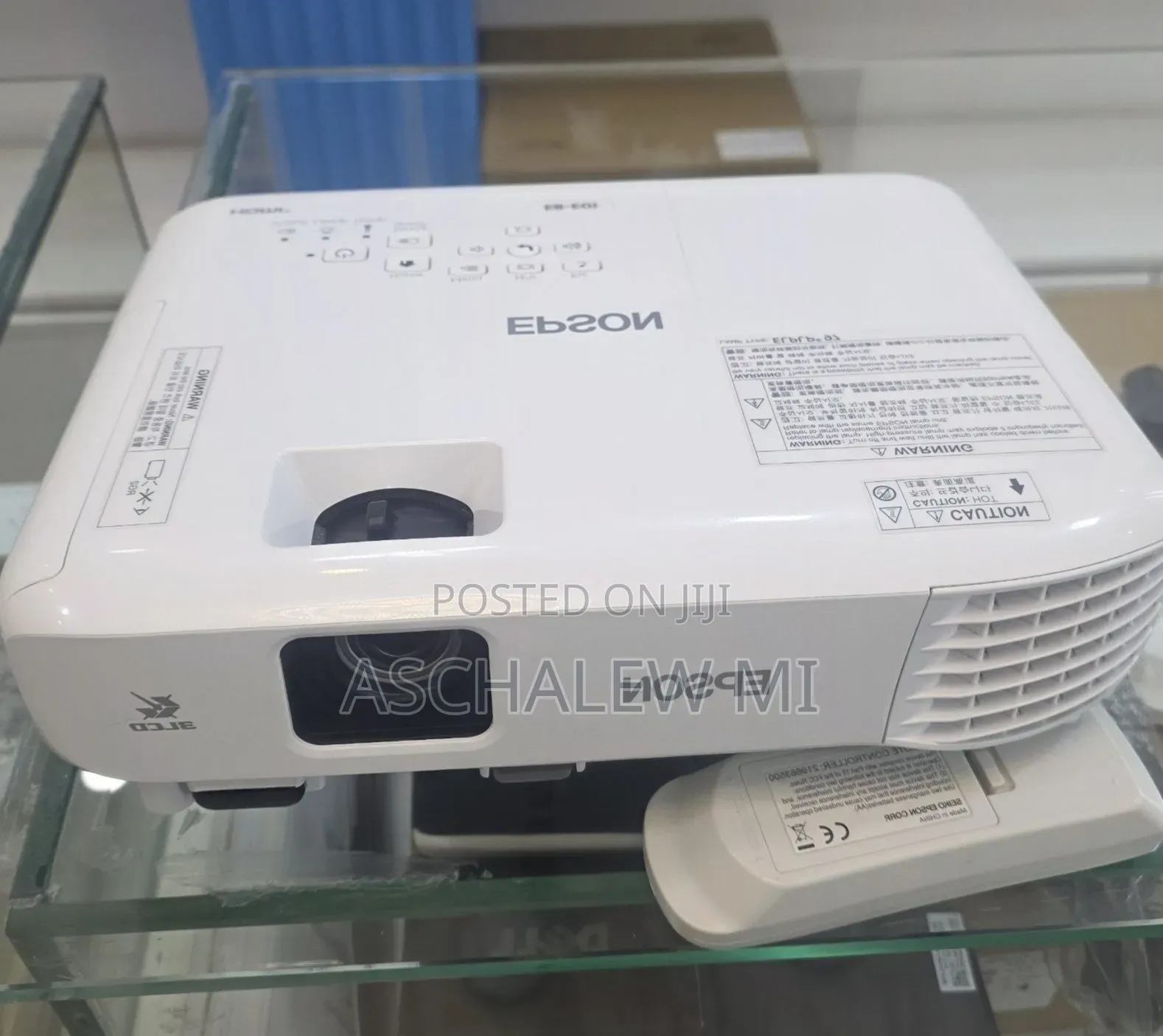 Epson Projector 
Model Name: EB-E01 
Hardware