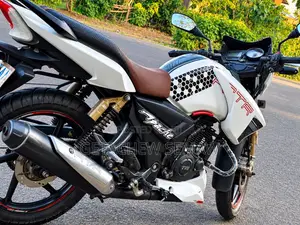 TVS Apache 180 RTR 2019 White