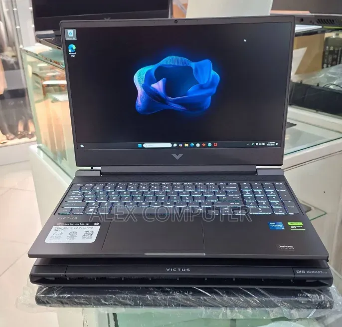 New Laptop HP Victus 15 16GB Intel Core i5 SSD 1T