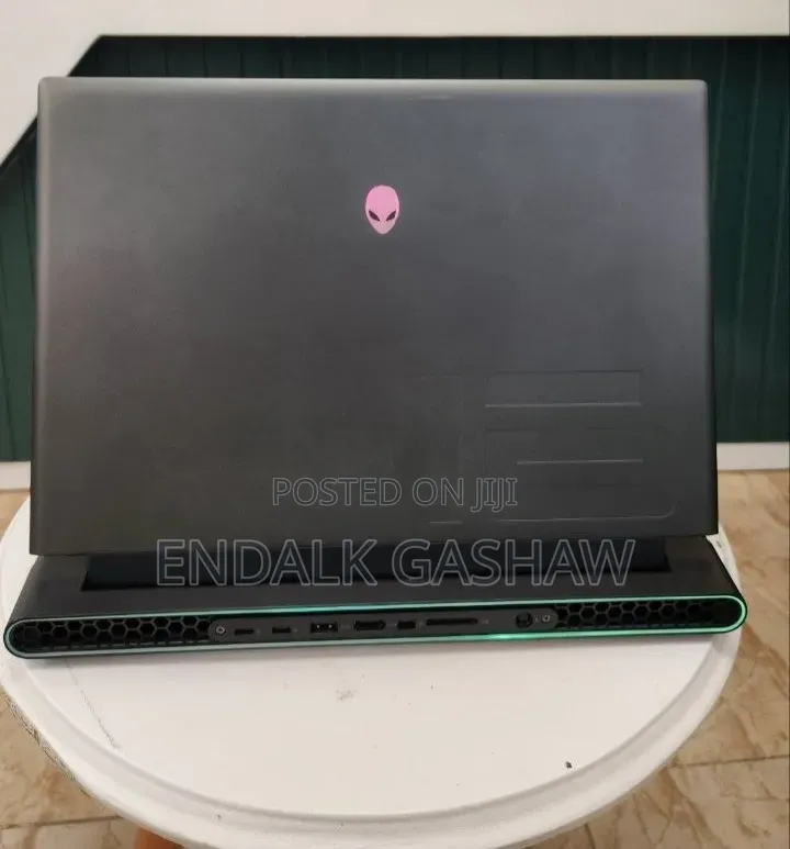 New Laptop Alienware M16 R1 16GB AMD Ryzen 9 SSD 1T