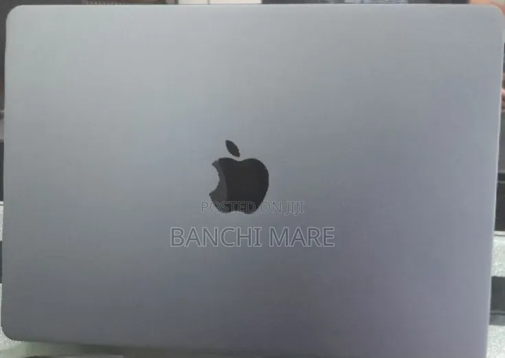 New Laptop Apple MacBook Air 2024 M3 24GB Apple M3 SSD 512GB