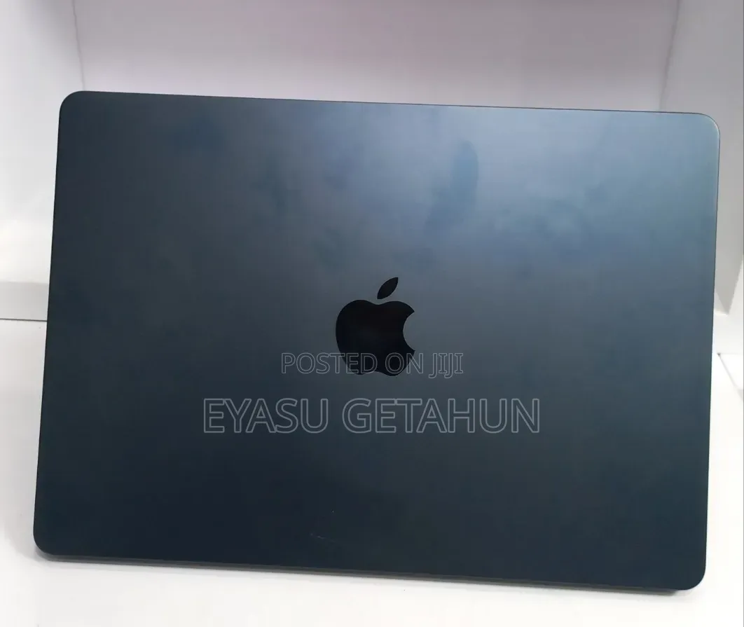 New Laptop Apple MacBook Air 2022 M2 8GB Apple M2 SSD 256GB