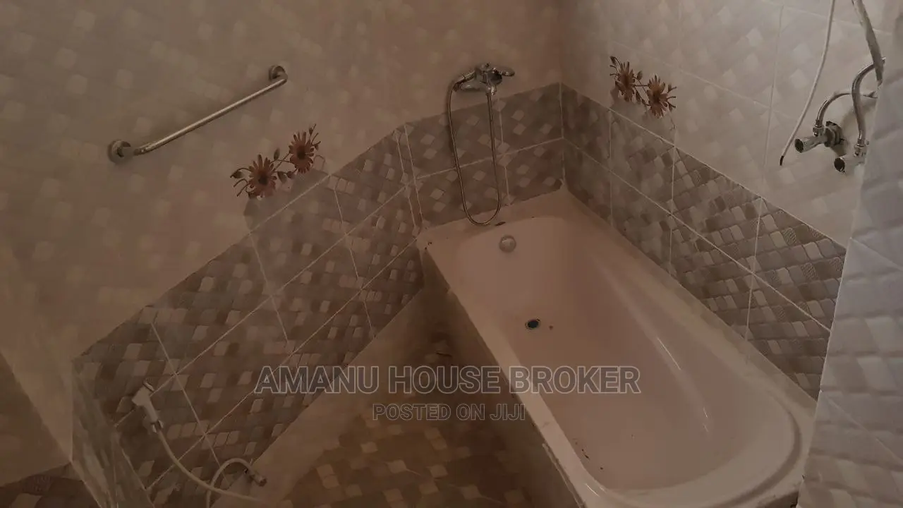 3bdrm Apartment in Urgent For Rent, Yeka for rent