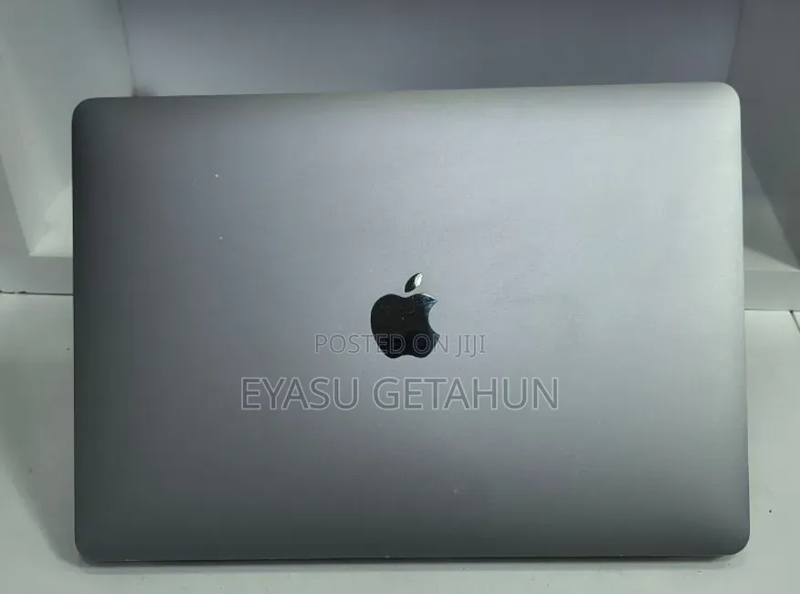 New Laptop Apple MacBook Pro 2020 M1 8GB Apple M1 Pro SSD 256GB