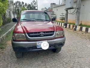 Toyota Hilux 2002 Red