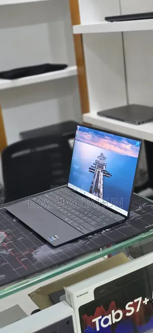 New Laptop Dell XPS 15 16GB Intel Core i7 SSD 512GB