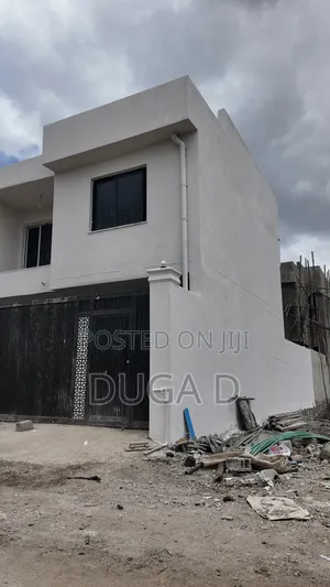 3bdrm Villa in Eniy Realestate, Bole for sale