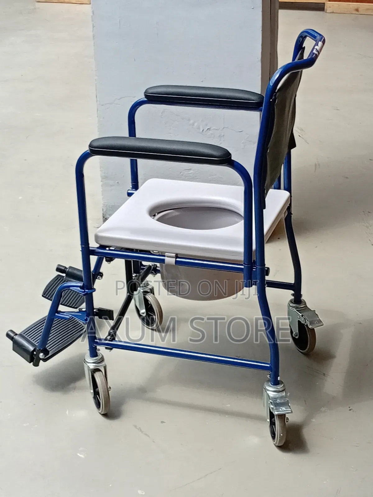 ባለ ትራስ ሽንት ቤት ወንበር – Padded Commode Chair