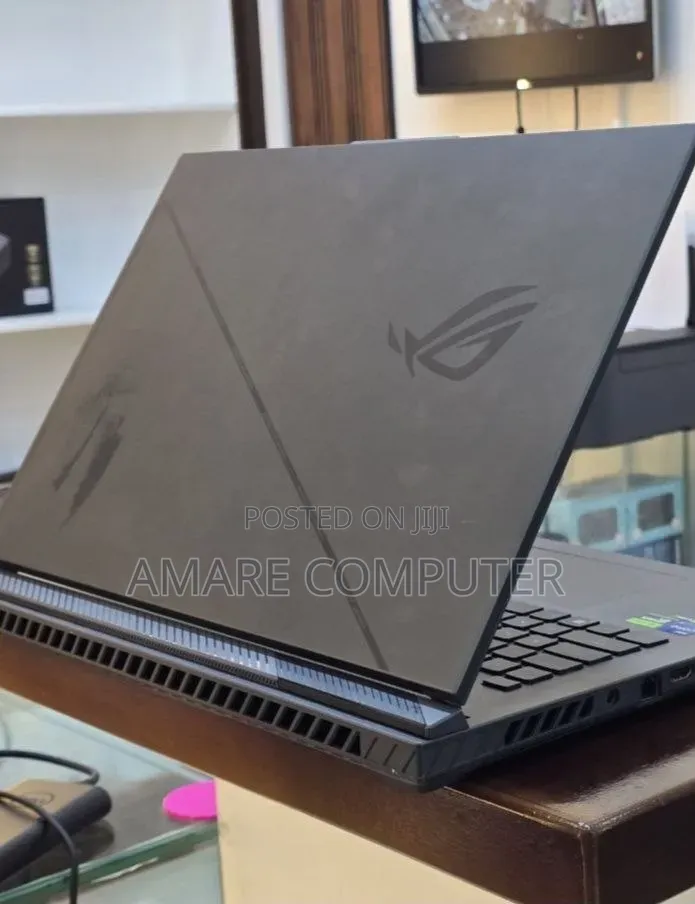 New Laptop Asus ROG Strix G18 16GB Intel Core i9 SSD 1T