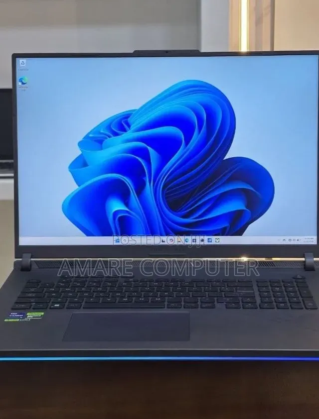 New Laptop Asus ROG Strix G18 16GB Intel Core i9 SSD 1T