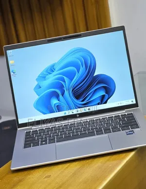 New Laptop HP EliteBook 840 10 16GB Intel Core i7 SSD 512GB