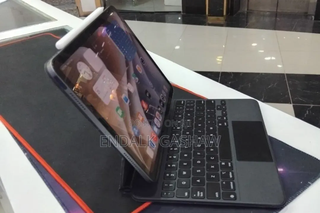 New Apple iPad Air (2022) 256 GB