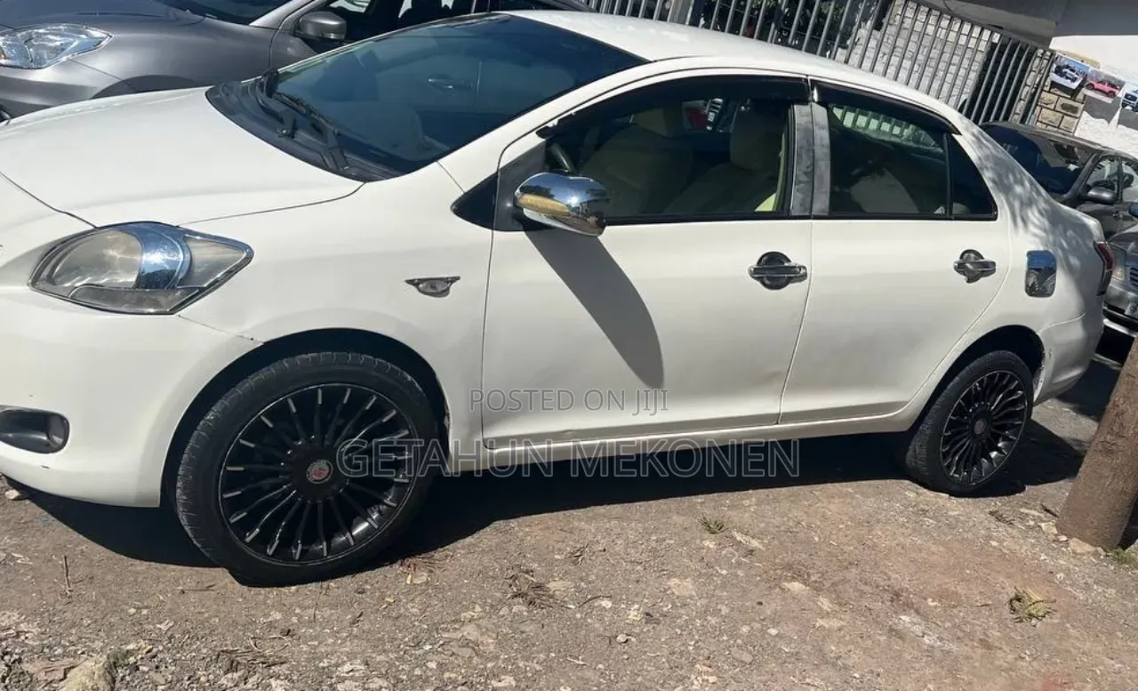 Toyota Yaris 2011