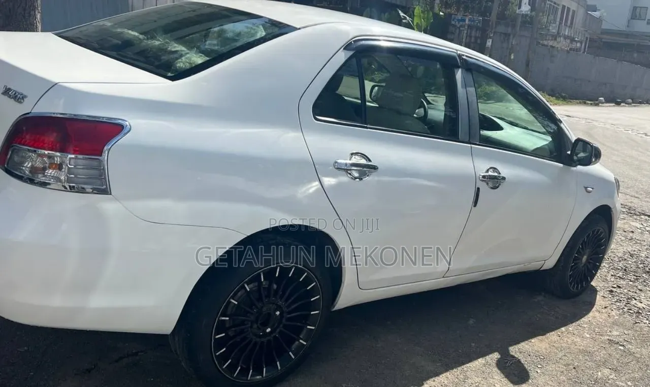 Toyota Yaris 2011