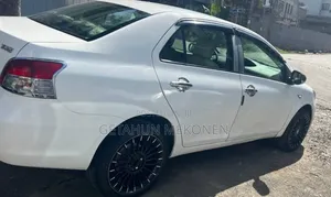 Toyota Yaris 2011
