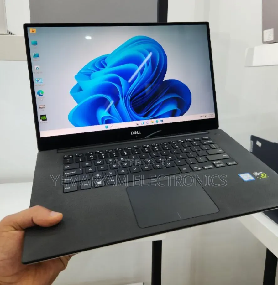 New Laptop Dell XPS 15 16GB Intel Core i7 SSD 512GB