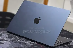 New Laptop Apple MacBook Air 2022 M2 8GB Apple M2 SSD 256GB