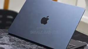 New Laptop Apple MacBook Air 2022 M2 8GB Apple M2 SSD 256GB