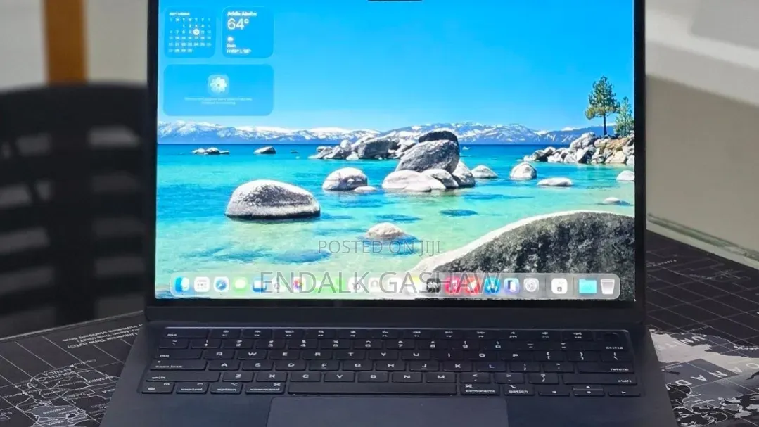 New Laptop Apple MacBook Air 2022 M2 8GB Apple M2 SSD 256GB