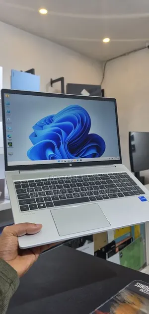 New Laptop HP ProBook 450 G8 16GB Intel Core i7 SSD 512GB