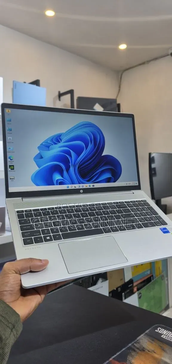 New Laptop HP ProBook 450 G8 16GB Intel Core i7 SSD 512GB