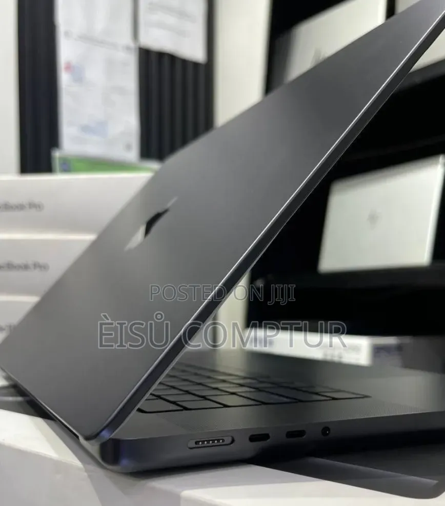 New Laptop Apple MacBook Pro 2024 M4 Max 48GB Apple M4 Max SSD 2T