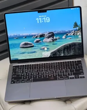 New Laptop Apple MacBook Air 2022 M2 8GB Intel Core i5 SSD 256GB