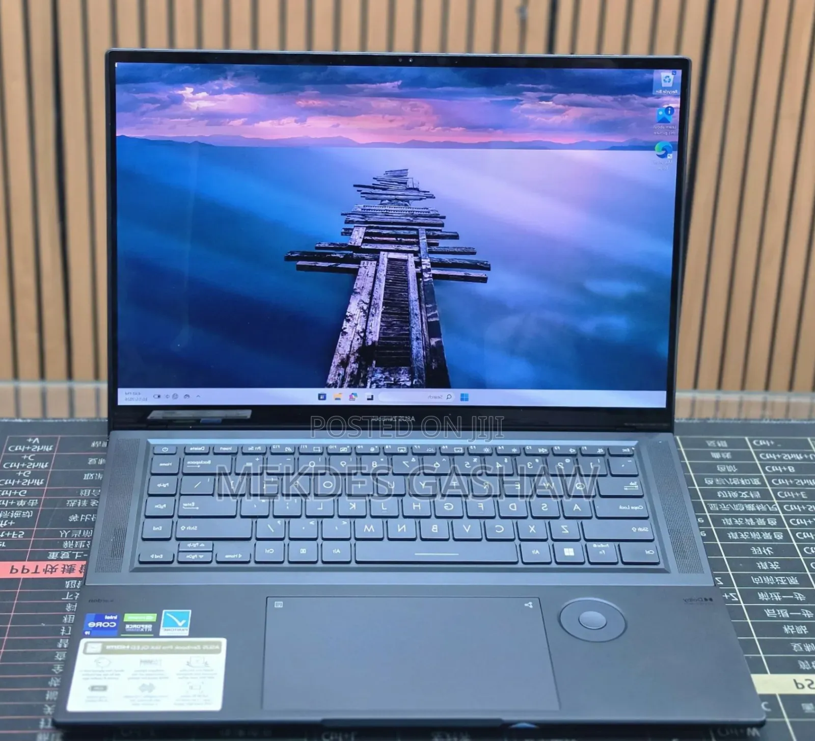 New Laptop Asus ZenBook UX305FA 32GB Intel Core i9 SSD 1T