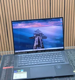 New Laptop Asus ZenBook UX305FA 32GB Intel Core i9 SSD 1T