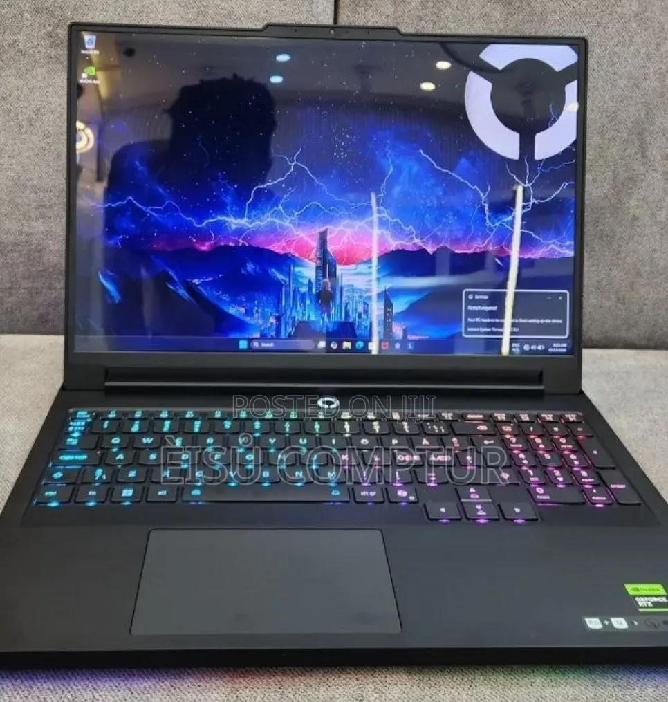 New Laptop Lenovo Legion Pro 7 32GB Intel Core Ultra 9 SSD 2T