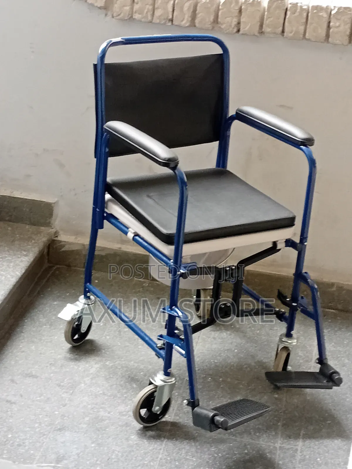 ለቀዶ ጥገና ማገገሚያ የሚሆን ወንበር – Post-Surgery Commode Chair